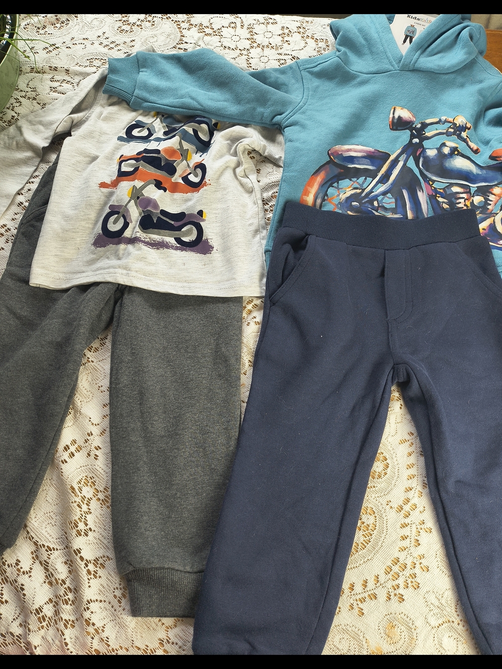 Boys nwt toddler motorcycle sweatsuits 4 piece set